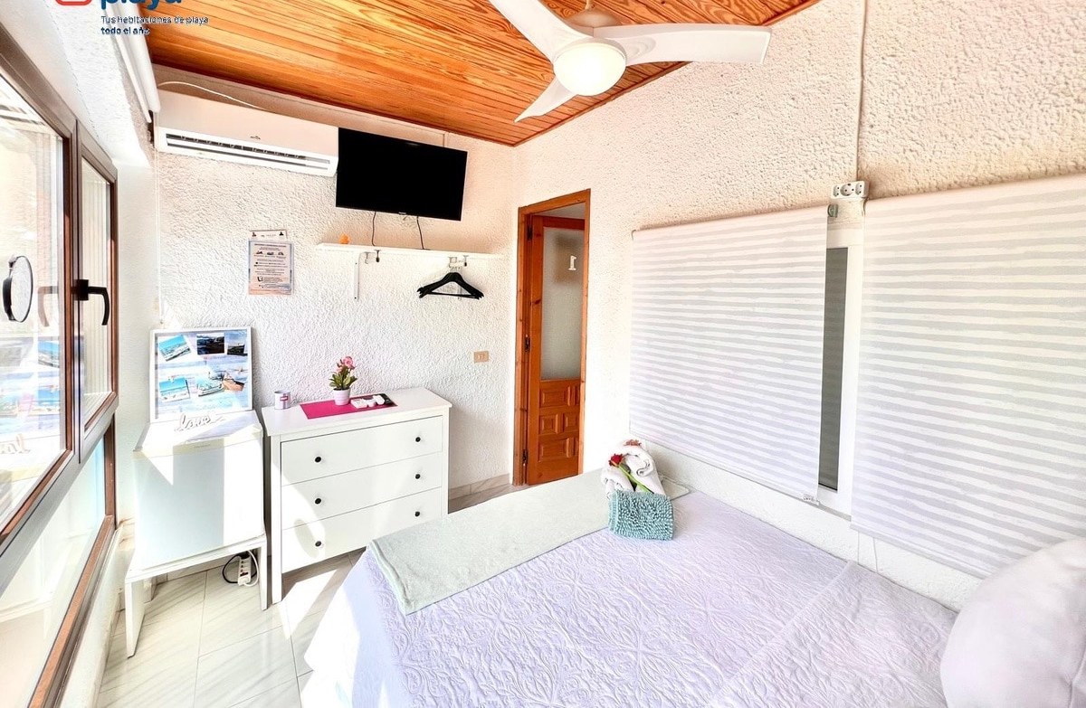 Habitación doble con baño compartido en Pensión Rench Playa, Alcossebre