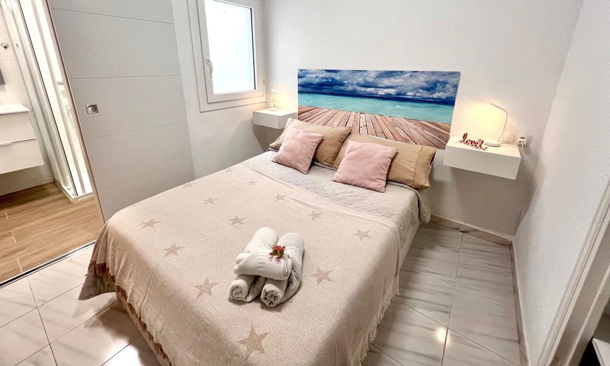 Habitación doble con baño privado en Pensión Rench Playa, Alcossebre